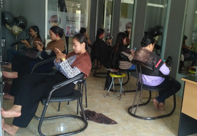 Mengapa Cilacap Memilih Penny Salon untuk Kesehatan & Kecantikan yang Terpercaya?